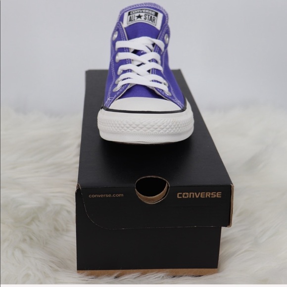 $128 Retail 9 Women's Converse - Picture 2 of 5